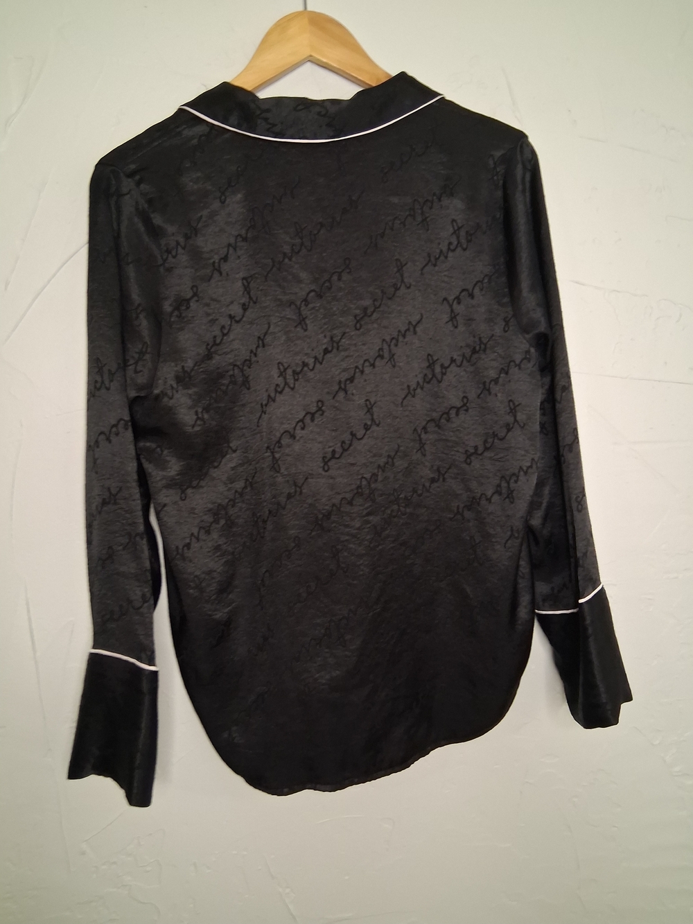 Victoria’s Secret Black Satin Pajama Set Medium Button Down Shorts Silky Sleepwe - Picture 3 of 10